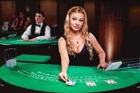 Pretty Gaming live blackjack studio interface on indokasino bola